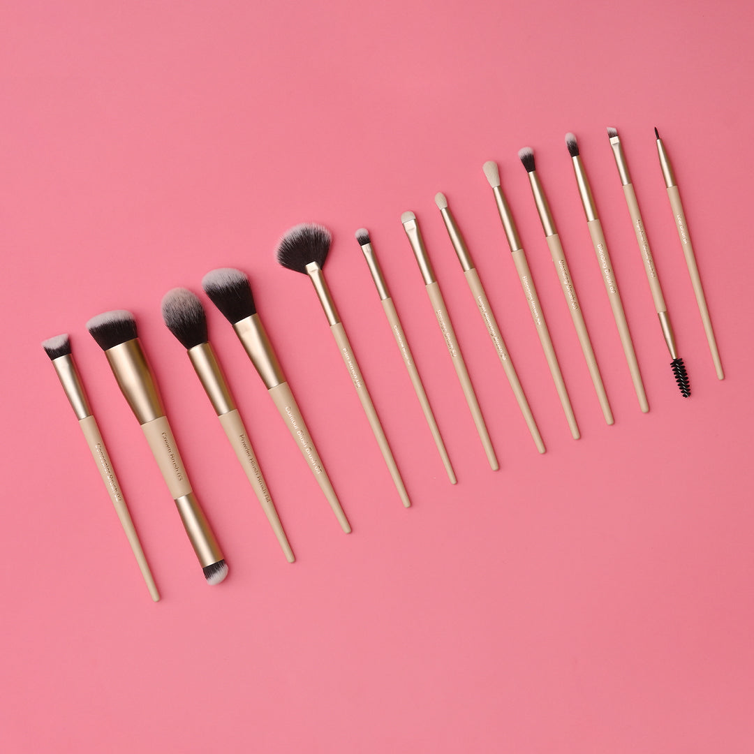 Arty Eyes and Face Makeup Brush Collection