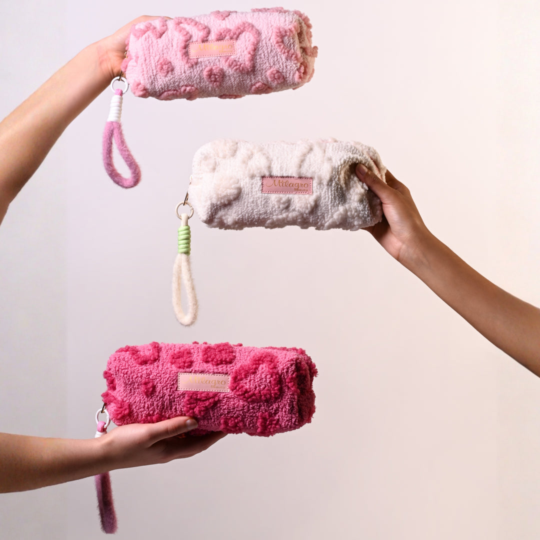 Fluffy Hearts Travel Case