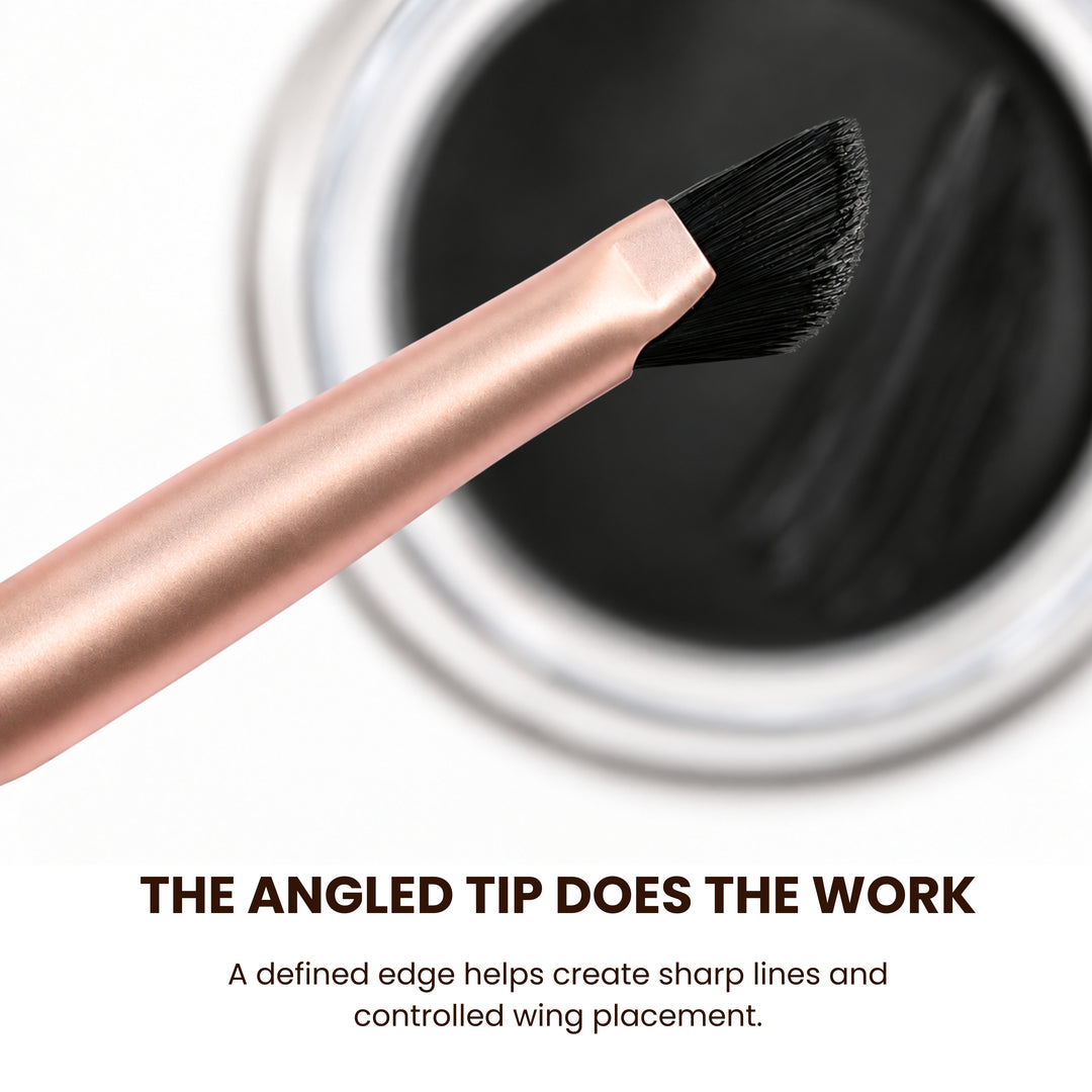 Winged liner brush 69