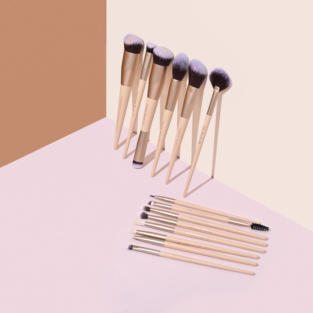Arty Eyes and Face Makeup Brush Collection