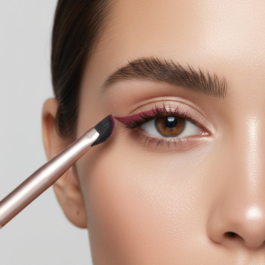 Winged liner brush 69